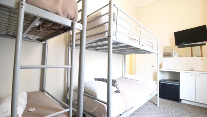 วูลโบรกเกอร์ส แอต ดาร์ลิง ฮาร์เบอร์ โฮเทล Hostel ซิดนีย์ ภายนอก รูปภาพ